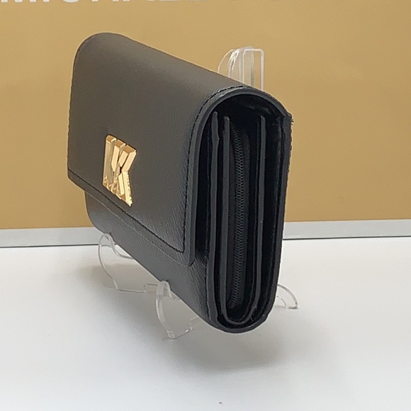 Brand New with Tag
Michael Kors Large Mimi Bifold Wallet
Color: Black - Picture 13 of 16